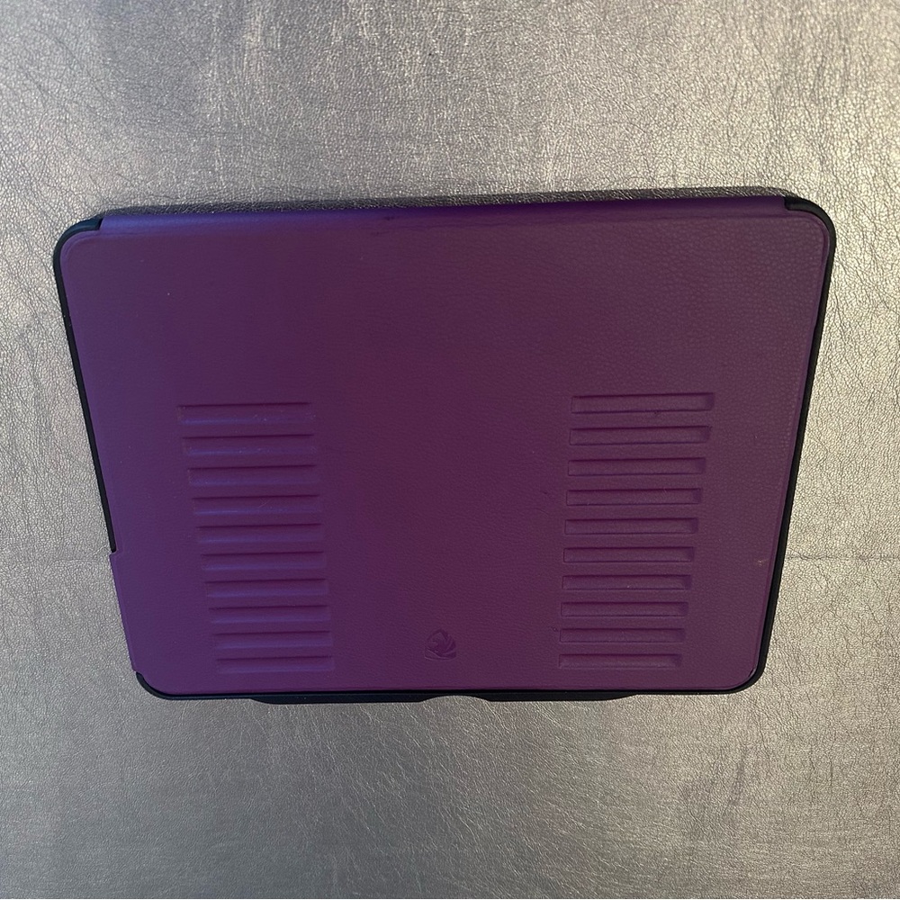 Zugu Case for iPad Pro 12.9 inch (4th generation) with Apple Pencil holder.